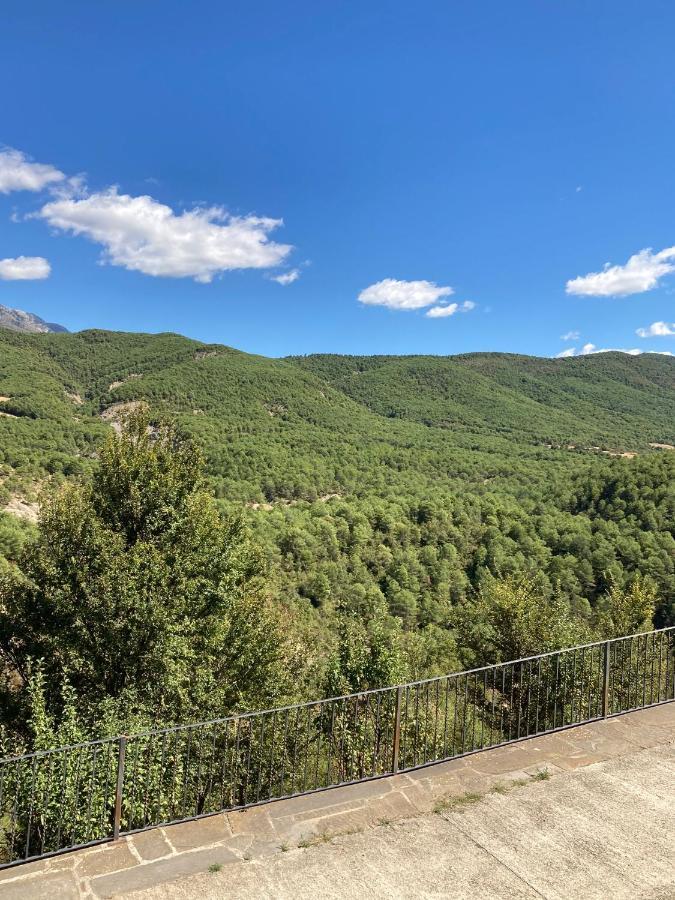 Vistas a la Montaña en un Pueblo con Encanto. El Pueyo de Araguás Exterior foto