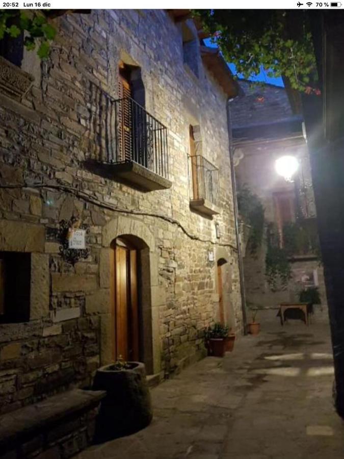Vistas a la Montaña en un Pueblo con Encanto. El Pueyo de Araguás Exterior foto