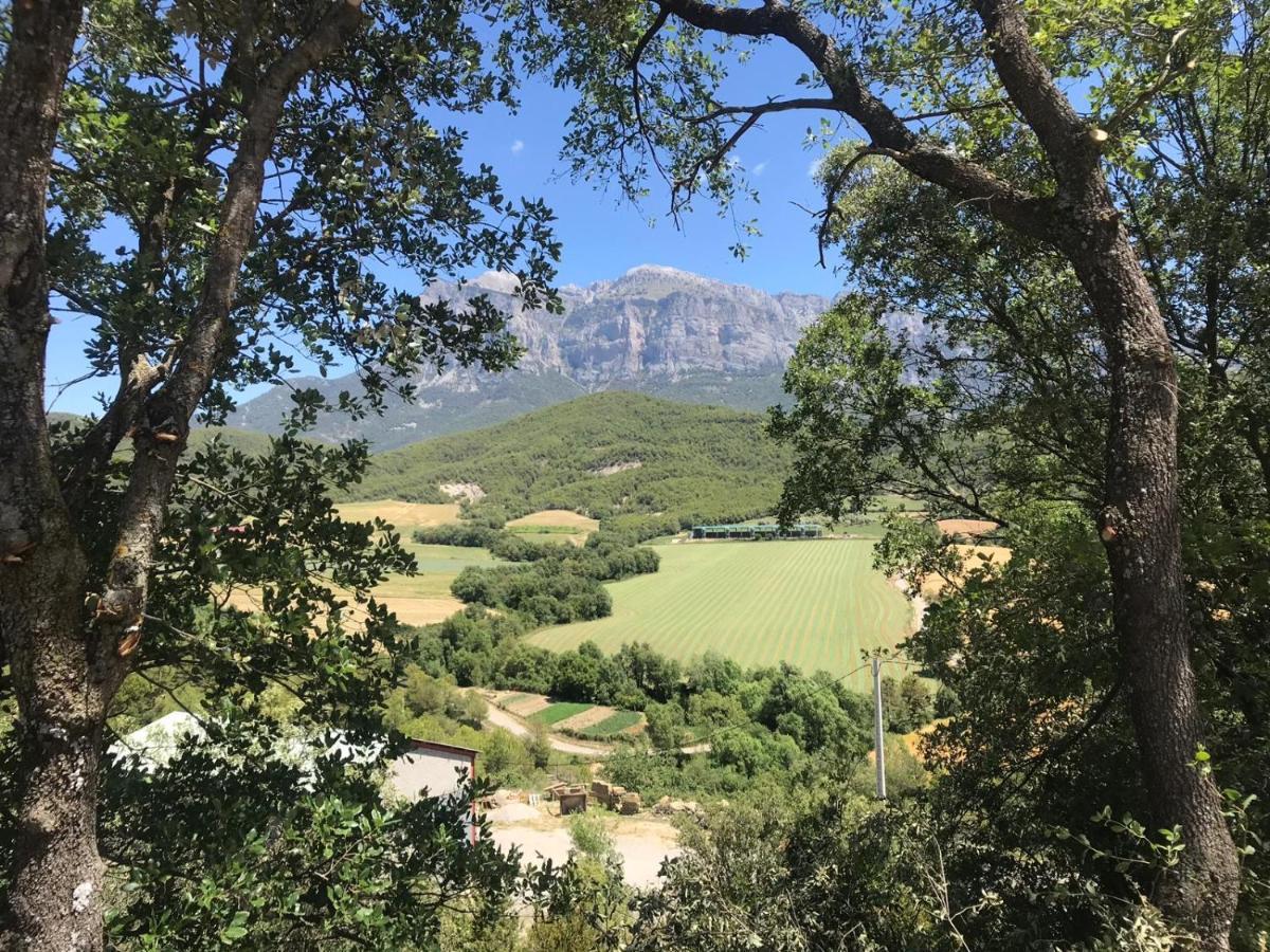 Vistas a la Montaña en un Pueblo con Encanto. El Pueyo de Araguás Exterior foto